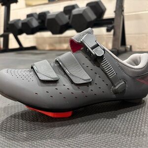 Women's Shimano Cycling Shoes (Size 8.5) Great Condition